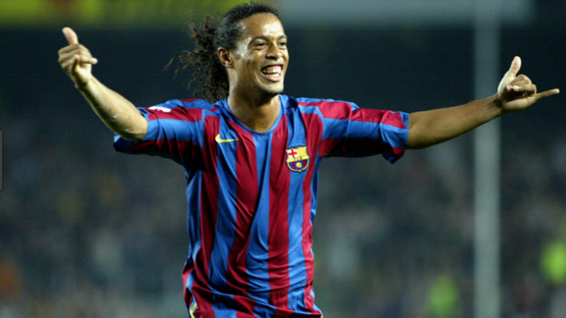 Ronaldinho con el Barcelona en 2005 (FC Barcelona)