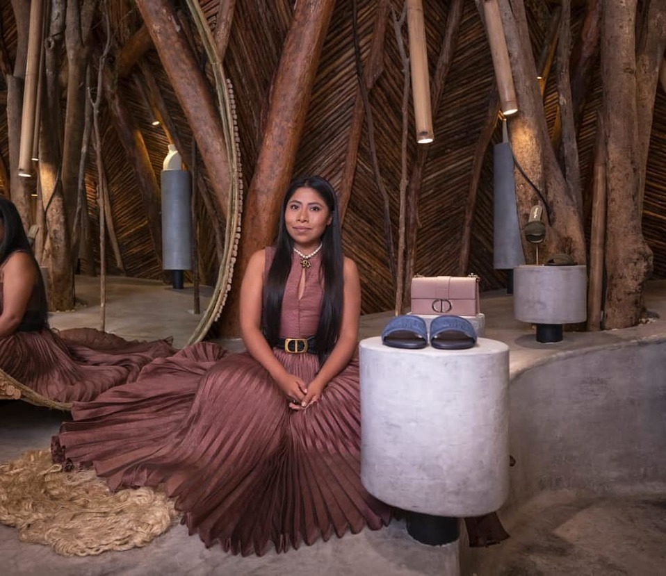 Yalitza Aparicio deslumbra con vestido Dior en Tulum (Instagram).