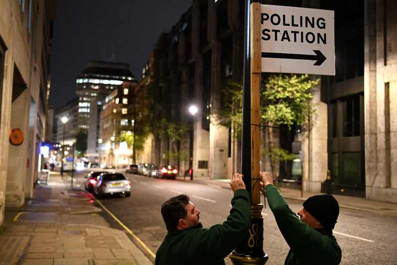Los colegios electorales abrieron sus puertas a las 07:00 horas locales y cerrarán a las 22:00 horas. (AFP)