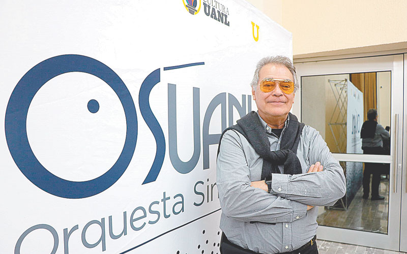 Eduardo Diazmuñoz, director de la orquesta. (Gustavo Mendoza)