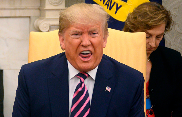 La Casa Blanca calificó de "farsa desesperada" la votación para la probable aprobación de un juicio contra Trump. |AFP