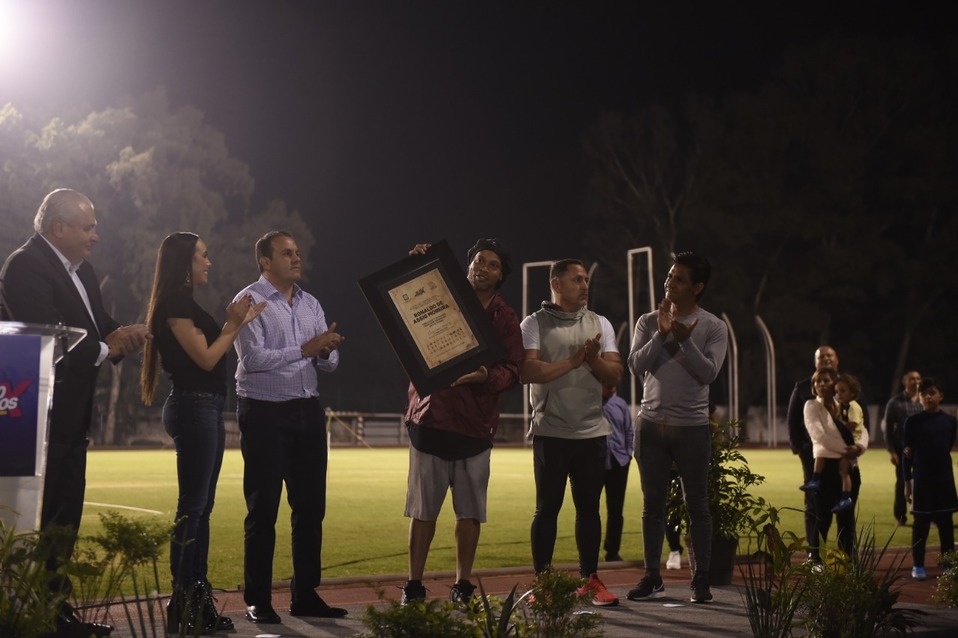 Ronaldinho llegó a Morelos en parte de su gira de despedida (David Monroy)