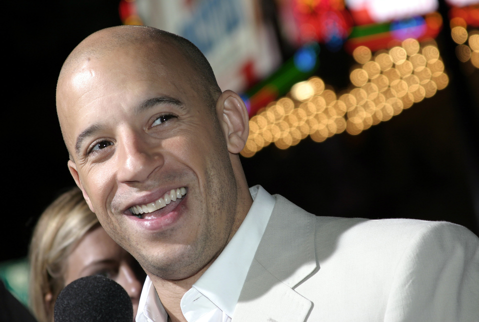 Vin Diesel muestra su versión de la obra del plátano con cinta adhesiva