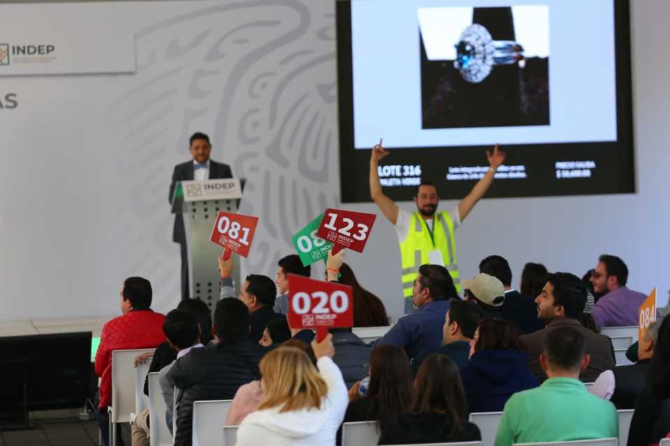 Arrancó segundo día de la subasta organizada por el Instituto para Devolverle al Pueblo lo Robado (Héctor Téllez)