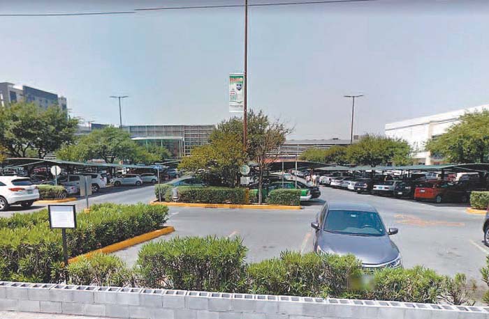 El atraco se registró ayer por la mañana, en el área de un centro comercial. Especial