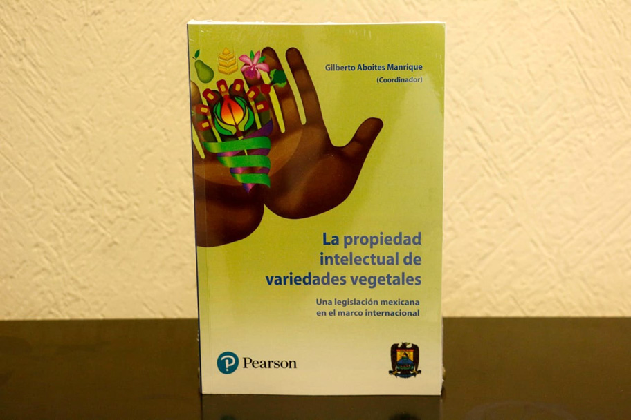 El libro fue coordinado por Gilberto Aboites Manrique, director del Centro de Investigaciones Socioeconómicas (CISE) de la UAdeC. (Lilia Ovalle)