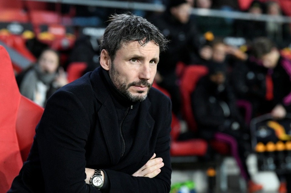 Mark van Bommel es destituido del PSV (Reuters)