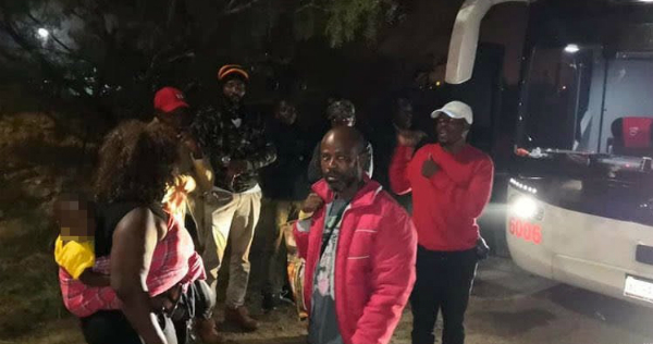 46 migrantes de República del Congo, son abandonados en Nuevo Laredo, Tamaulipas (Foto/Anahy Meza)