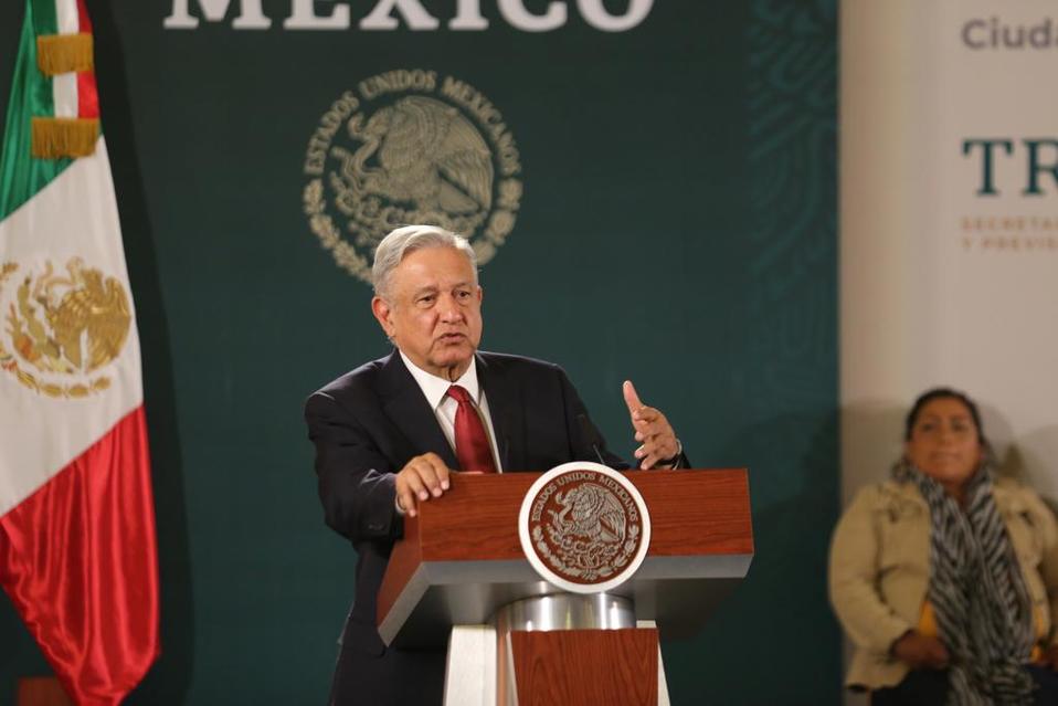 El Presidente durante el anuncio del aumento al salario mínimo en Palacio Nacional (Jorge Carballo)