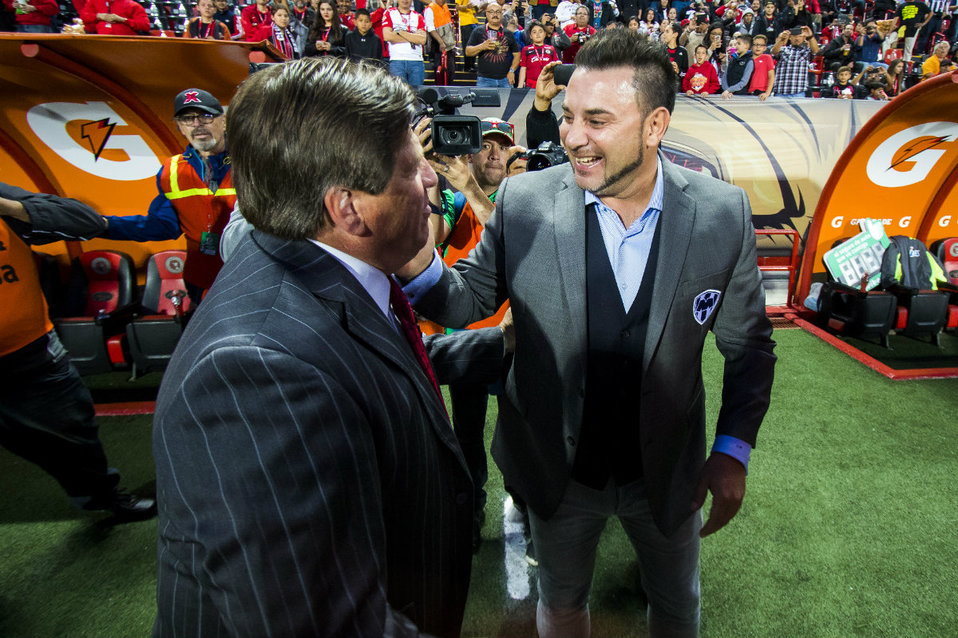 Las similitudes entre Miguel Herrera y Antonio Mohamed, técnicos de América y Monterrey (Imago7)