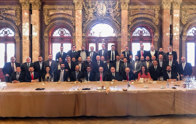 AMLO se reúne con líderes de equipos de beisbol mexicano (Twitter @lopezobrador_)