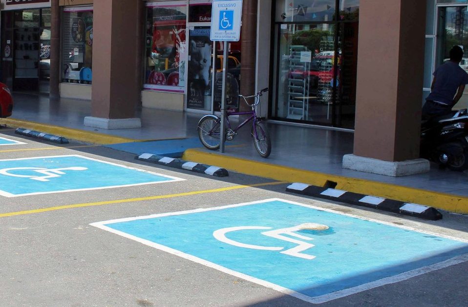 Cajones de discapacitados.