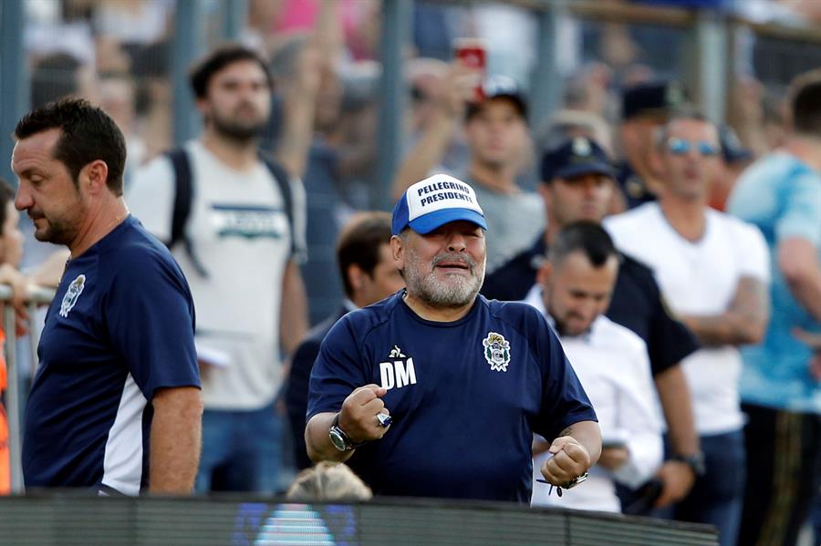 Diego Maradona, director técnico de Gimnasia y Esgrima La Plata (EFE)