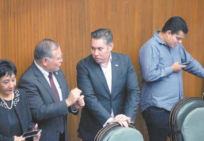 Legisladores de diferentes bancadas coincidieron en que se tiene que sancionar al gobernador y al secretario general. LEONEL ROCHA