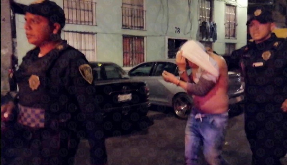 Policías detuvieron a tres personas por la riña en la colonia Merced Centro. (Jorge  Becerril)