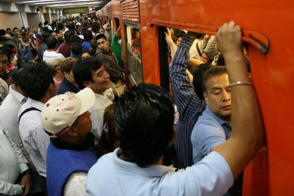 Usuarios del Metro. (Cuartoscuro | Archivo)