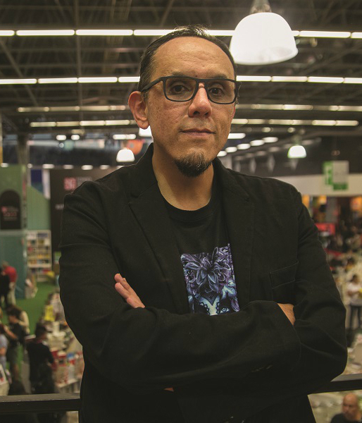 Su más reciente novela es 'La noche en la zona M', una fantasía distópica.