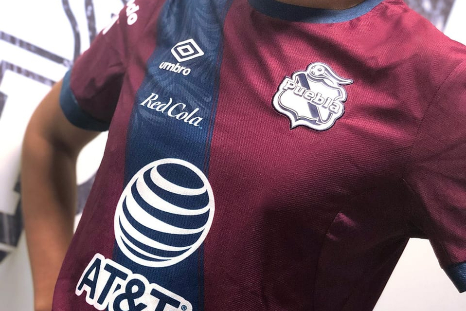 Esta camiseta podrá ser adquirida en la tienda oficial de la institución o de la marca que patrocina al equipo. (Especial)