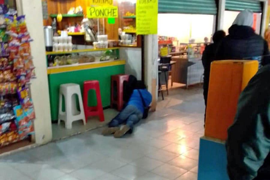 Los elementos de la Policía Municipal tratan de localizar el presunto homicida mediante un operativo. (Especial)