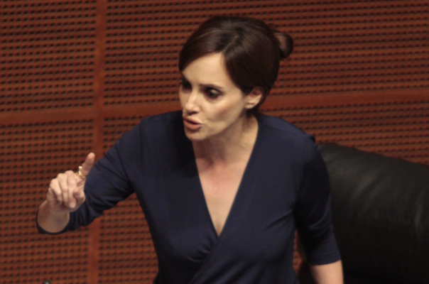 La senadora de Morena, Lilly Téllez, acusó "venganza y autoritarismo" por parte de Héctor Díaz Polanco. |Cuartoscuro