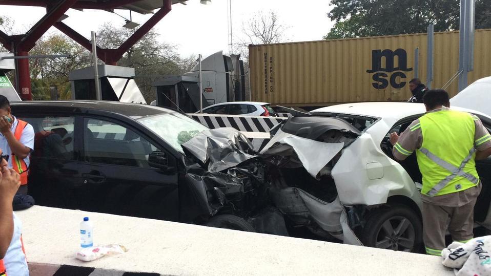 El accidente ocurrió a la altura de la caseta de Plan del Río. (Isabel Zamudio)