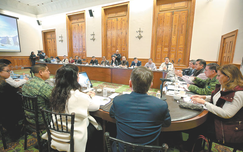 Aldo Fasci exhibió a 40 presidentes municipales que no acudían al llamado del gobierno estatal. (ARCHIVO)