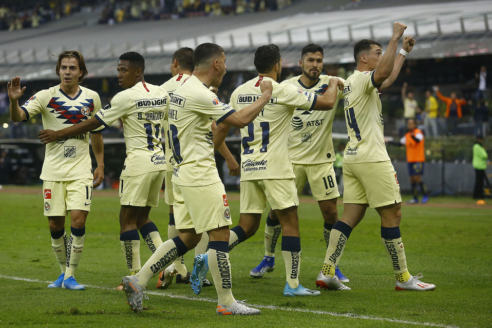 Jugadores de América en festejo de gol (Imago7)