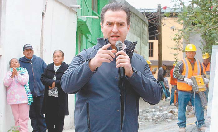 El alcalde regio acudió a la supervisión de inicio de obras en la Genaro Vázquez. Leonel Rocha