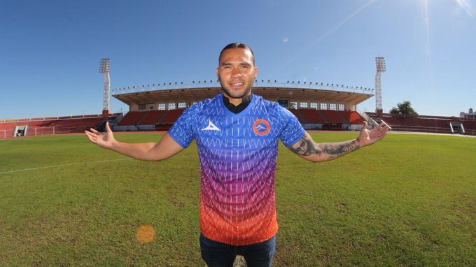Carlos 'Gullit' Peña es nuevo jugador del Correcaminos (Twitter @CFCorrecaminos)