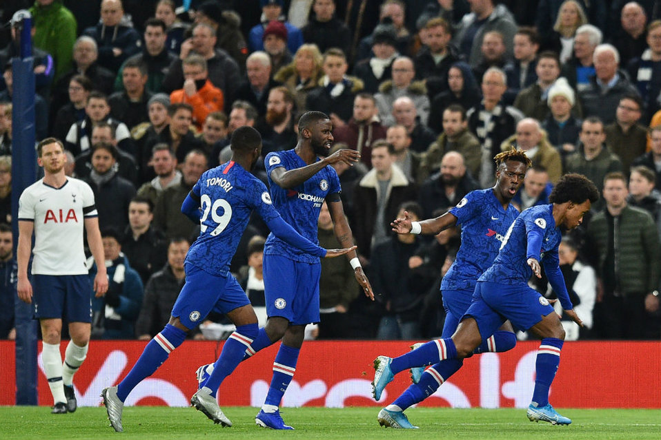 Chelsea se llevó la victoria ante el Tottenham (AFP)