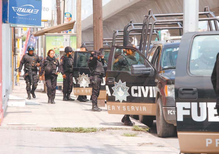 El municipio propone homologar el sueldo de mil 400 agentes. Roberto Alanís/Archivo