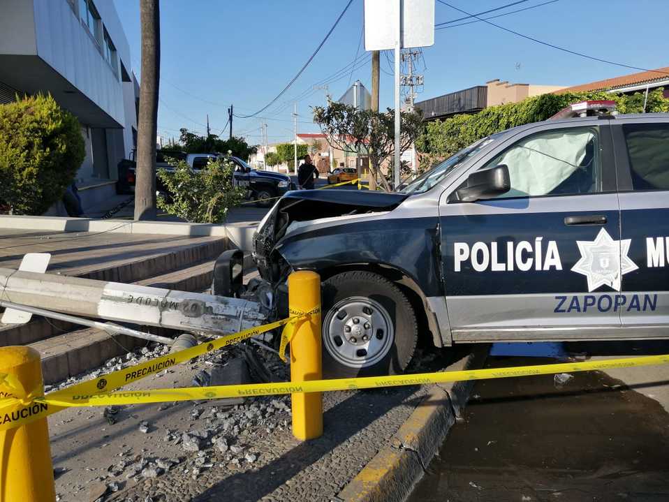 Policías chocan en Zapopan (Juan Carlos Munguía)