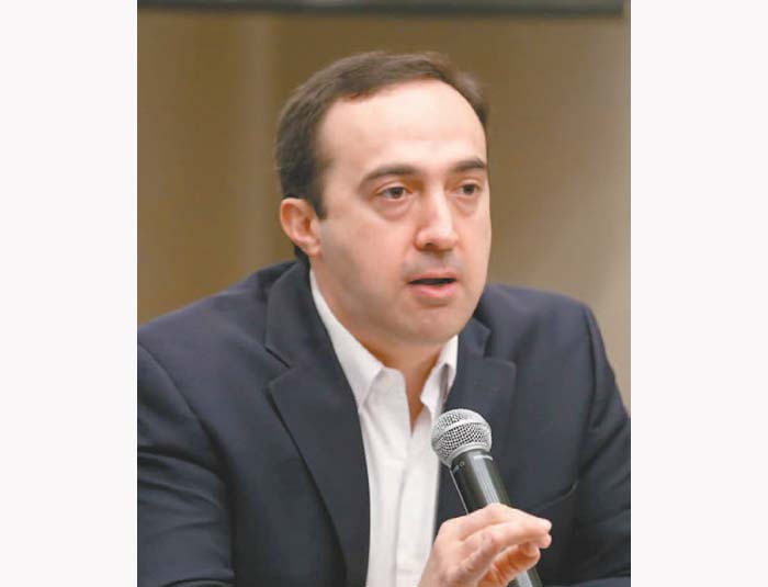 Salinas señaló que la Federación es centralista. Jorge López