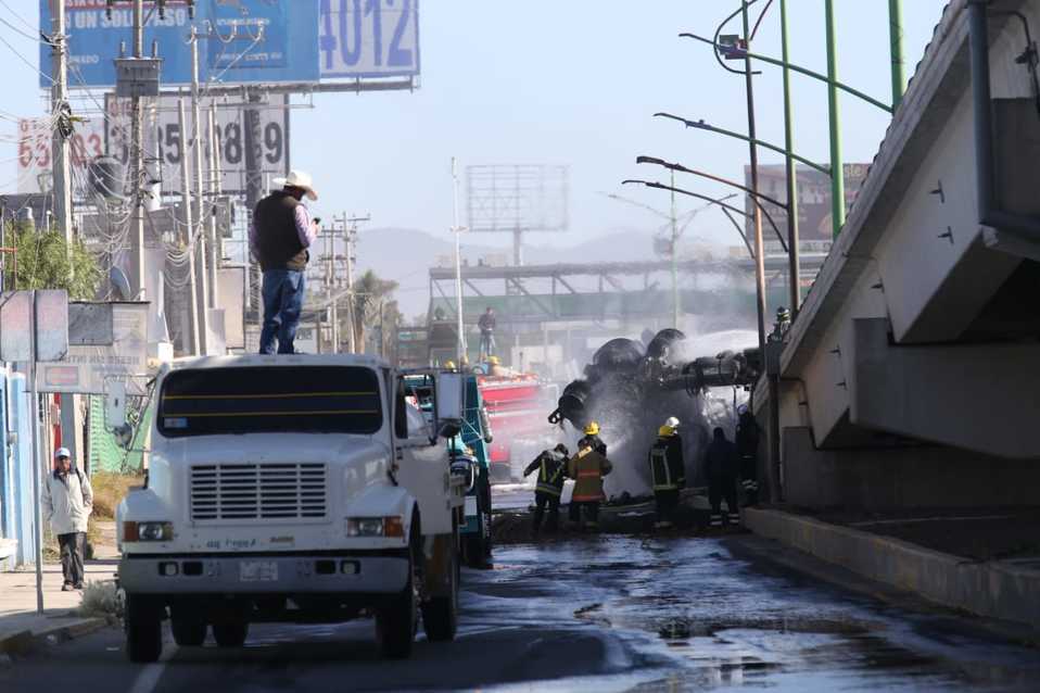 Accidente de tránsito pipa de gas. (Jorge Sánchez)
