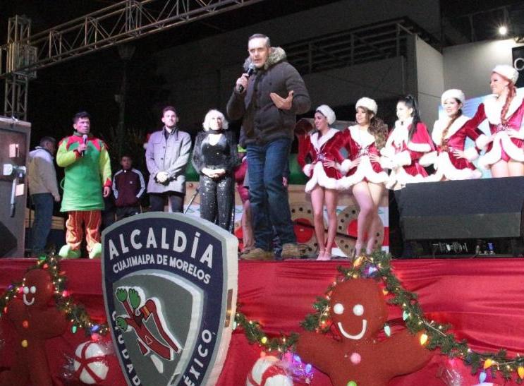 El alcalde inauguró el festival Navidad Mágica en la explanada de Cuajimalpa. | Especial
