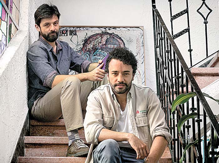 Alberto García, ilustrador, y Santiago Hernández, editor de la empresa. Araceli López