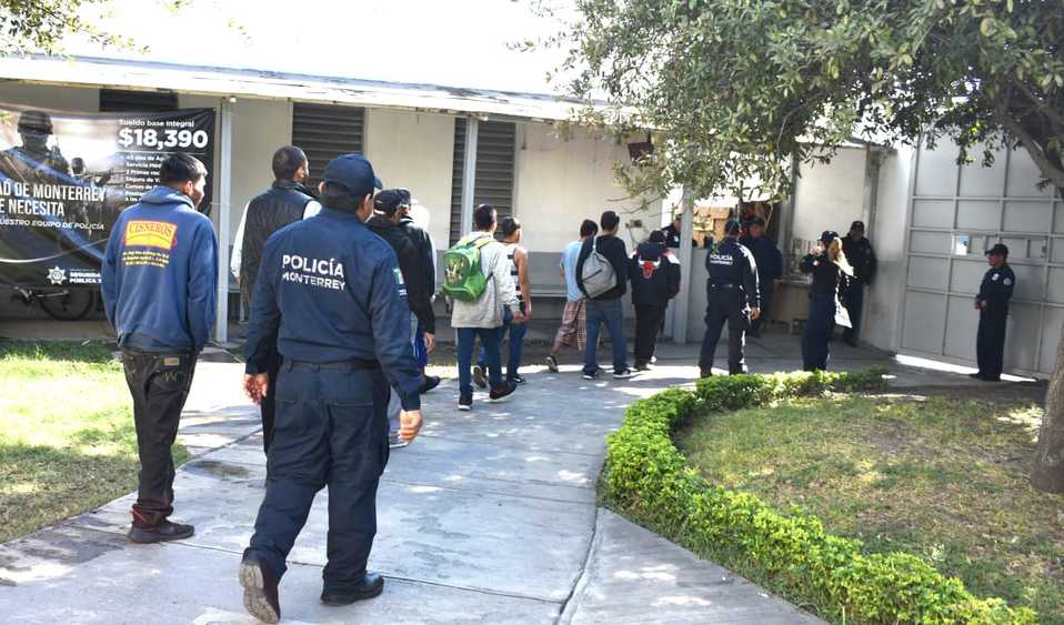 Las personas estaban detenidos en el Parque Alamey. (Foto: Especial)