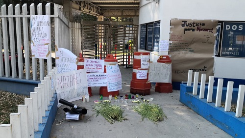 Alumnos de la institución protestaron ante estos hechos. (Zuleyma García)