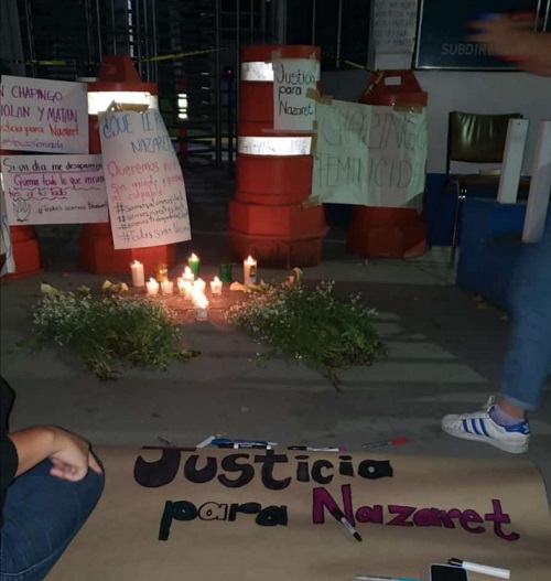Se manifestaron en uno de los accesos de la institución. (Especial)