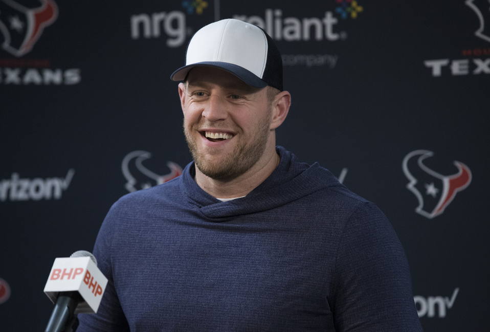 Los Texanos de Houston recuperaron al ala defensiva, J.J. Watt (AP)