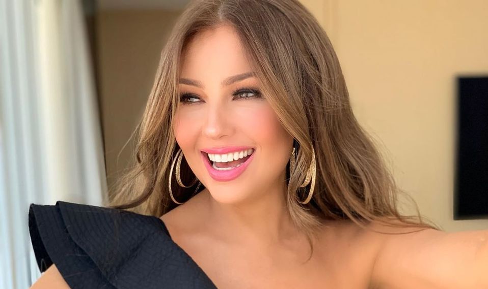 Thalía compartió una foto de cómo lucía en la Navidad de 1992 (Instagram).