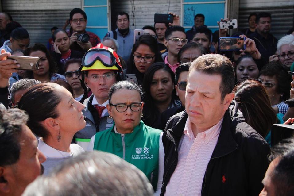 Claudia Sheinbaum aseguró que la limpieza en el mercado de San Cosme iniciará el viernes. (Jorge Almazán)