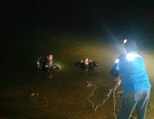 Muere hombre ahogado que festejaba la Navidad en presa de Huauchinango. (Especial)