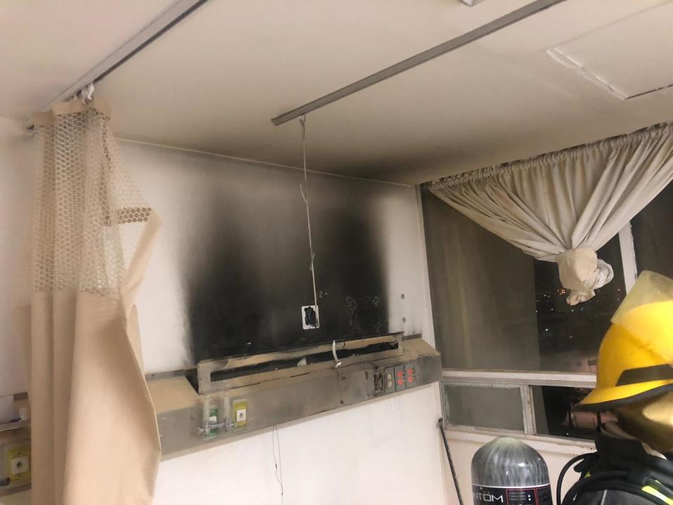 La situación fue controlada por los trabajadores del lugar, quienes utilizaron los extintores y cortaron la corriente eléctrica. (Especial)