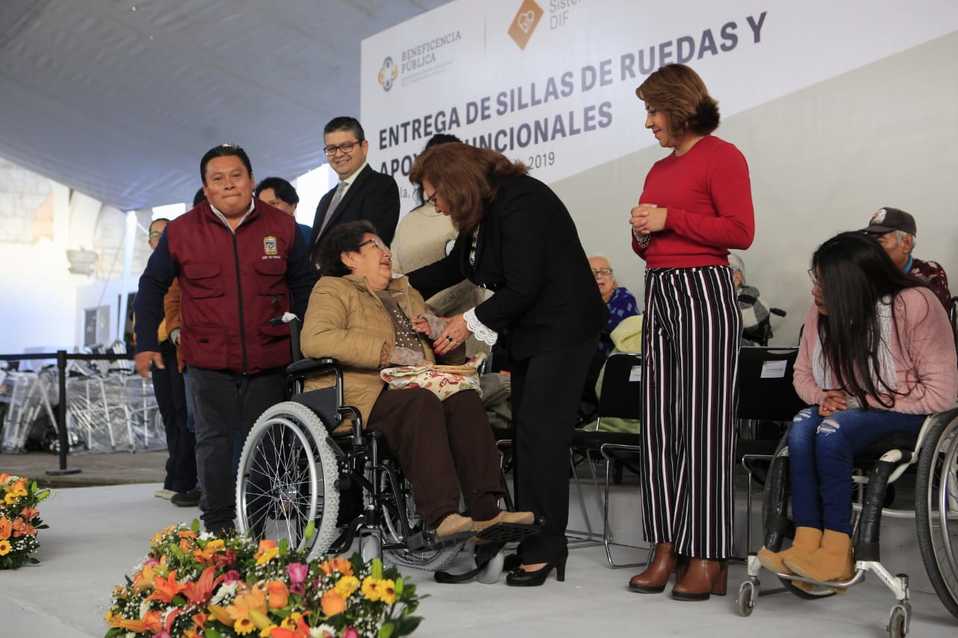 SEDIF hace entrega de sillas de ruedas y apoyos funcionales a personas con discapacidad en todo el estado. (Andrés Lobato)