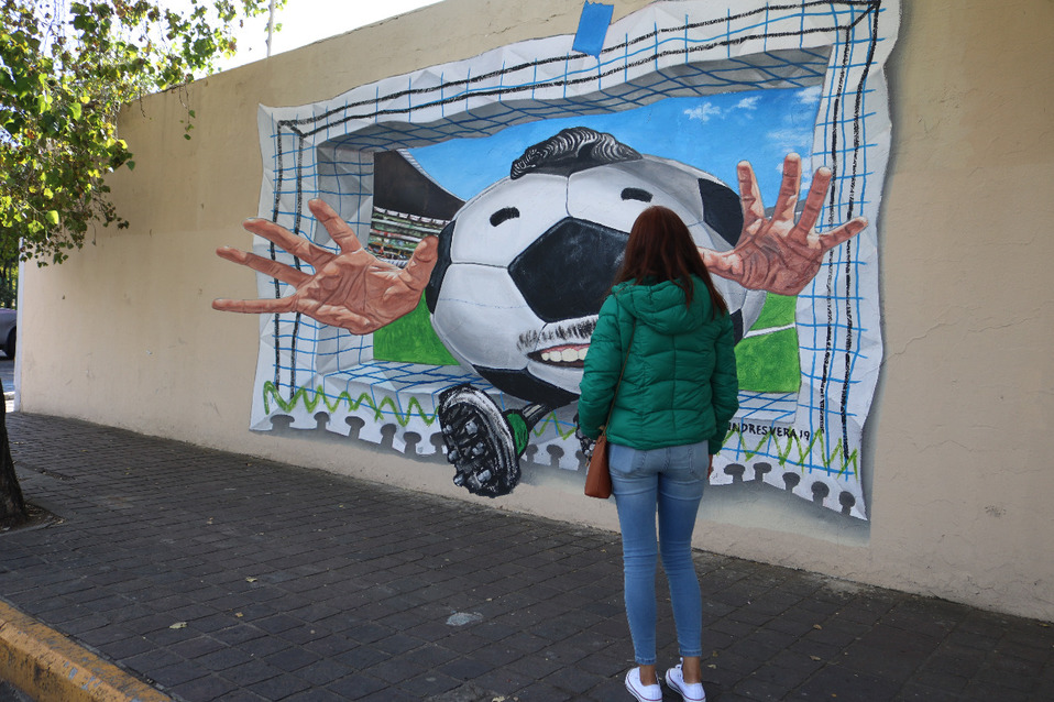 Mural de la 'Tota' Carbajal en León, un homenaje al portero leonés. Foto: Daniela Béjar.
