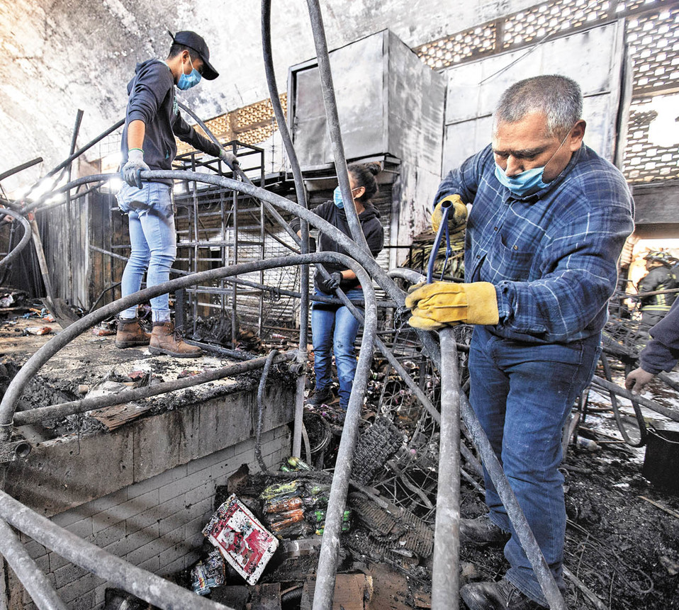 La remoción de escombros se suspendió; por la mañana hubo trabajos de limpieza. (Jesús Quintanar)