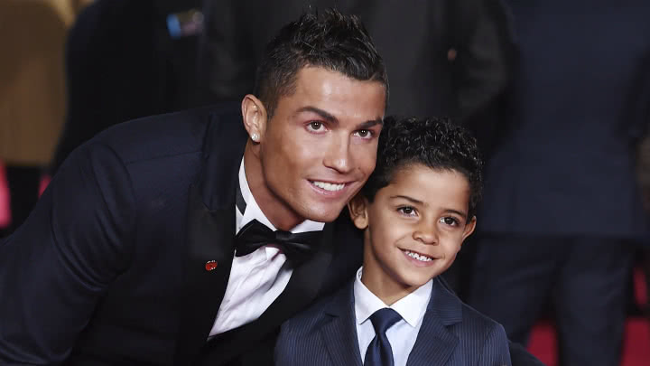 Cristiano Ronaldo y su hijo (EFE)