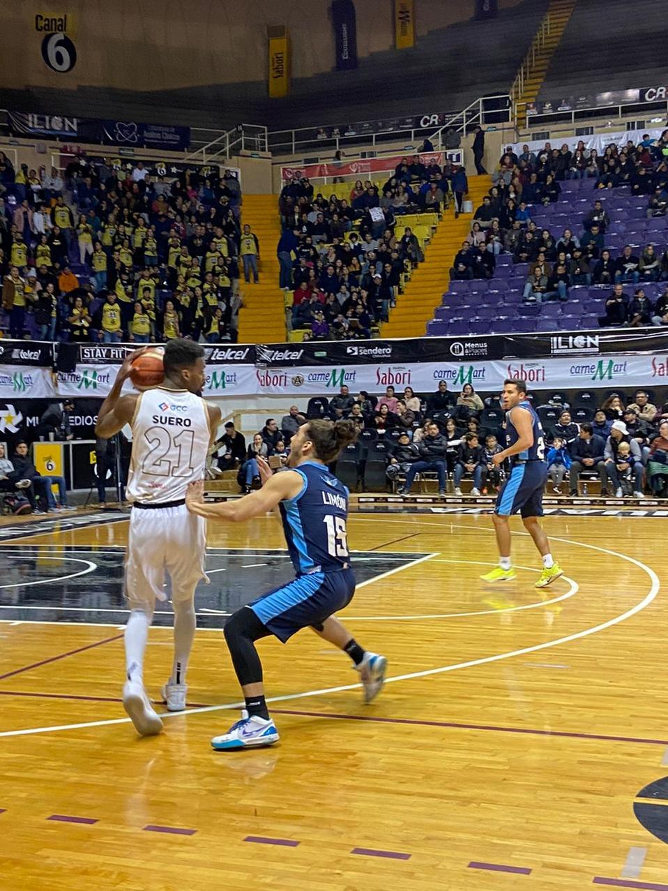 Sucumben los Ángeles de Puebla ante Dorados de Chihuahua. (Rafael González)