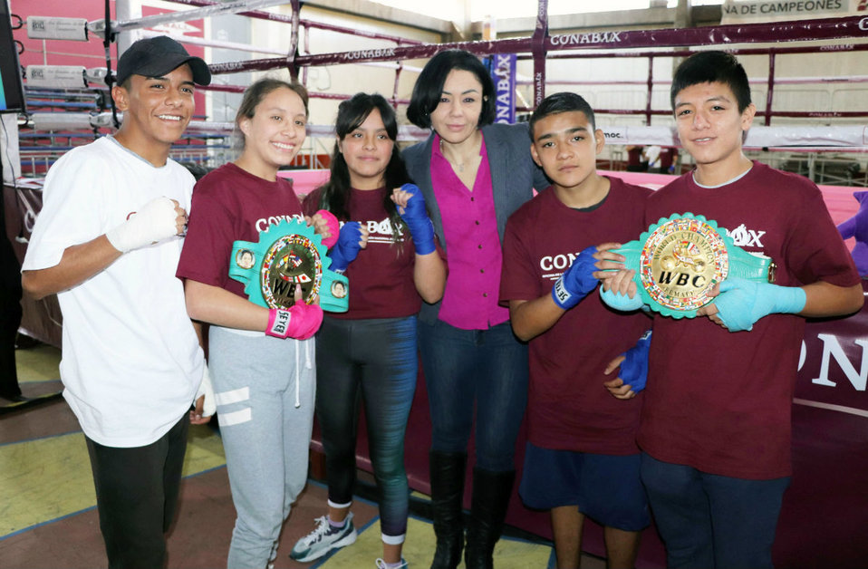 Jackie Nava imparte clínicas de boxeo a niñas y niños de Tepito (Zanfer)
